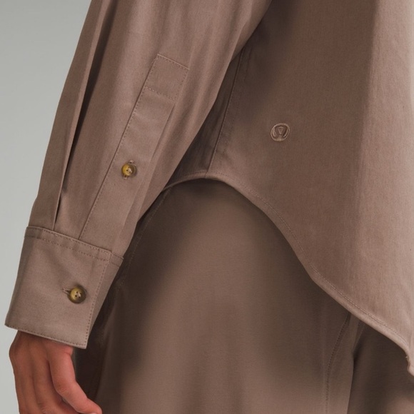 NWOT Lululemon Athletica Cotton-Blend Poplin Button-Down Shirt in Color Taupe, L - Picture 4 of 10